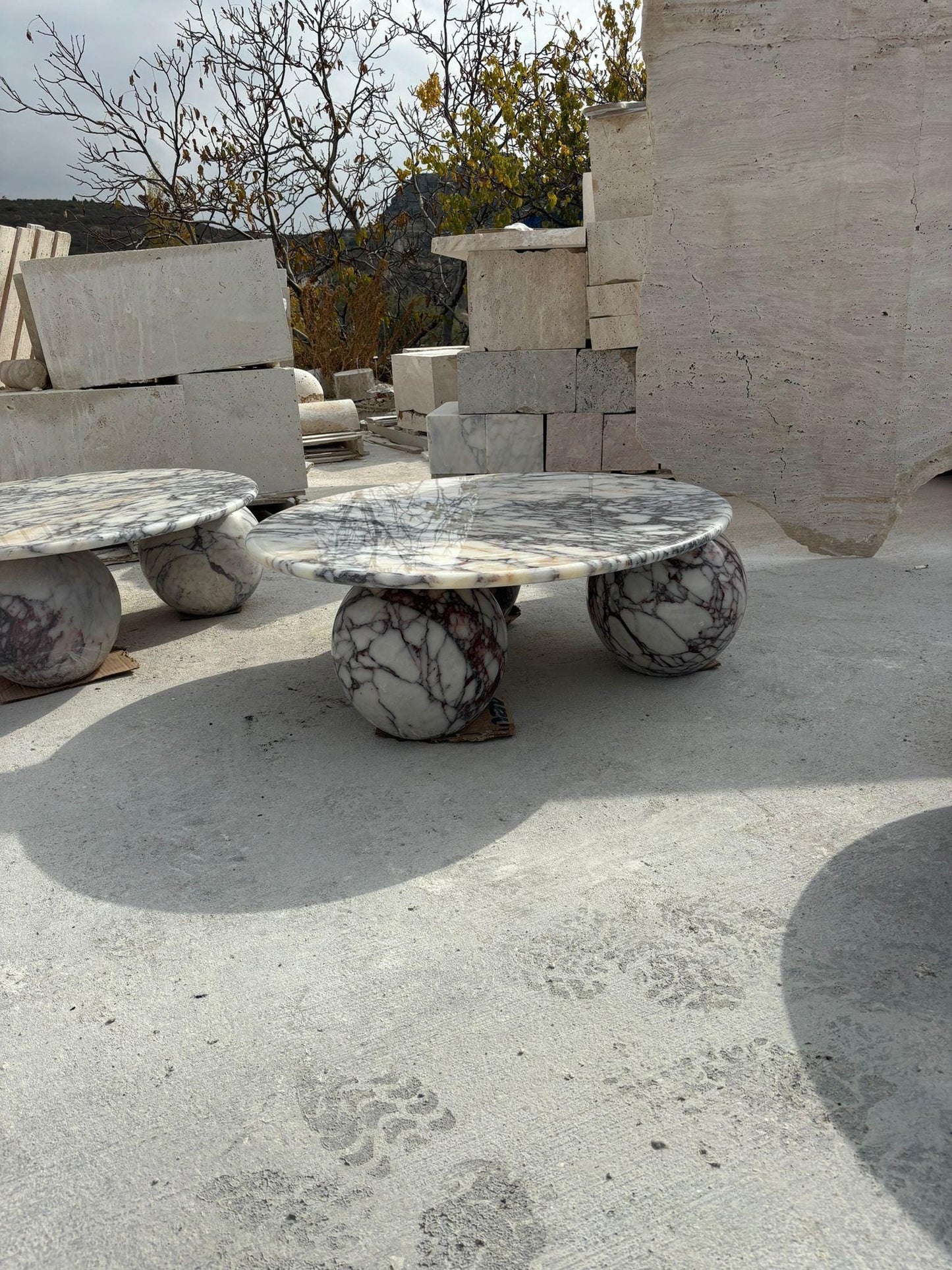 Italian Calacatta Viola Marble Coffee Table: Hand Carved Round Legs