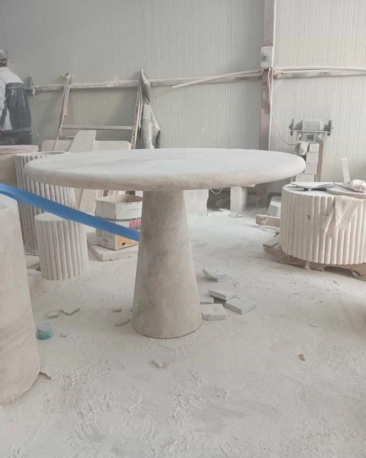 Round Travertine Dining Table – Natural Stone, Customizable