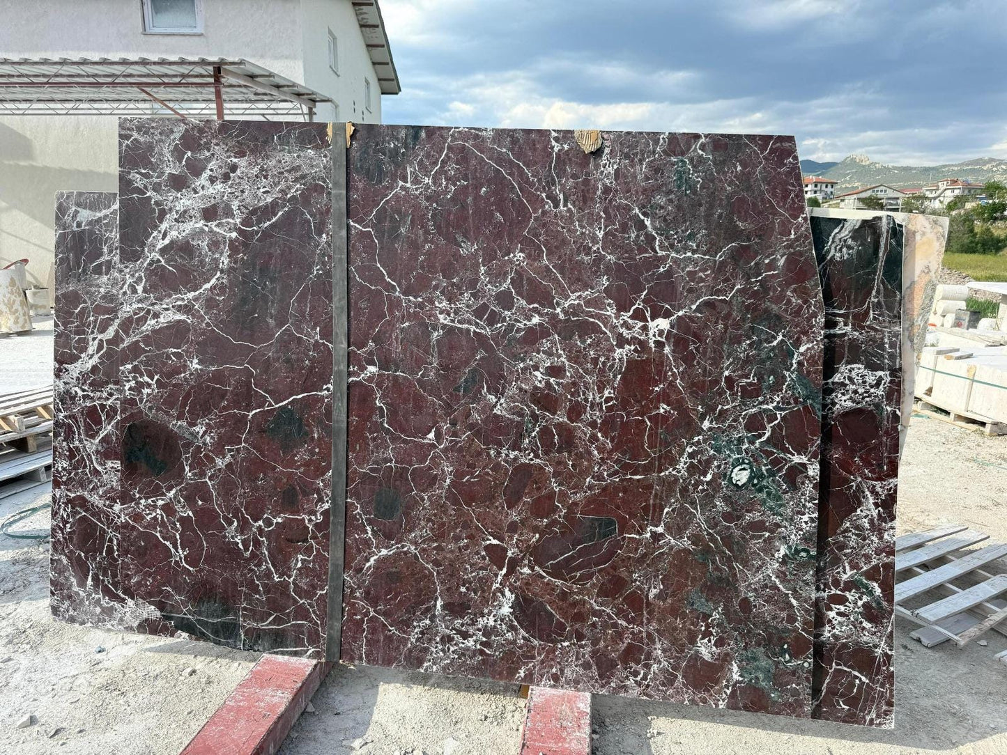 Round Rosso Levanto Marble Dining Table – Burgundy Red Stone