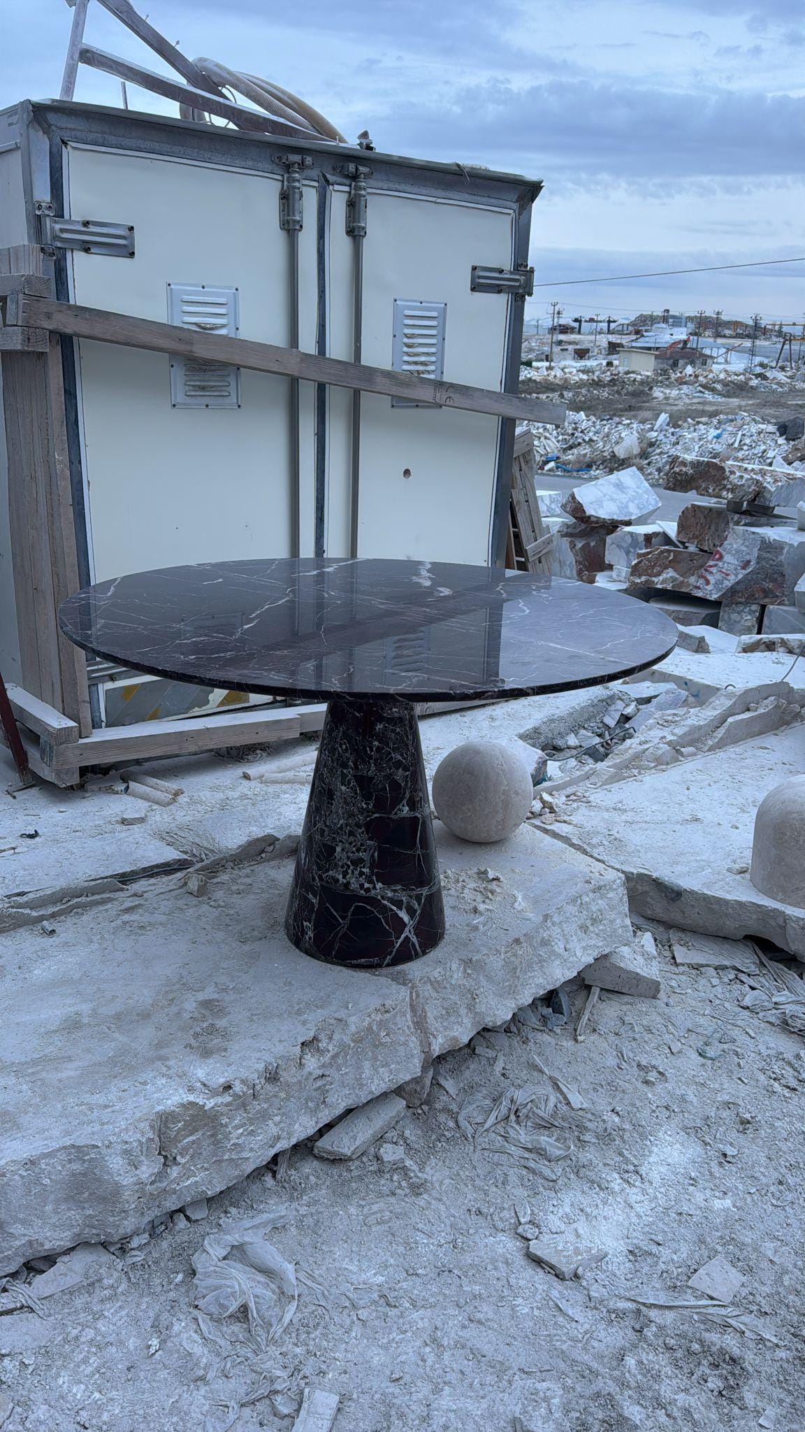 Rosso Levanto Marble Round Dining Table – Red Stone Kitchen Furniture